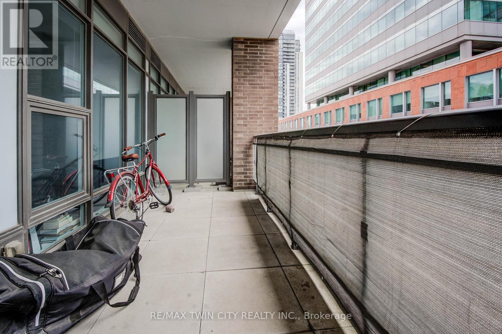 112 - 85 Duke Street, Kitchener, Ontario  N2H 0B7 - Photo 22 - X12656290