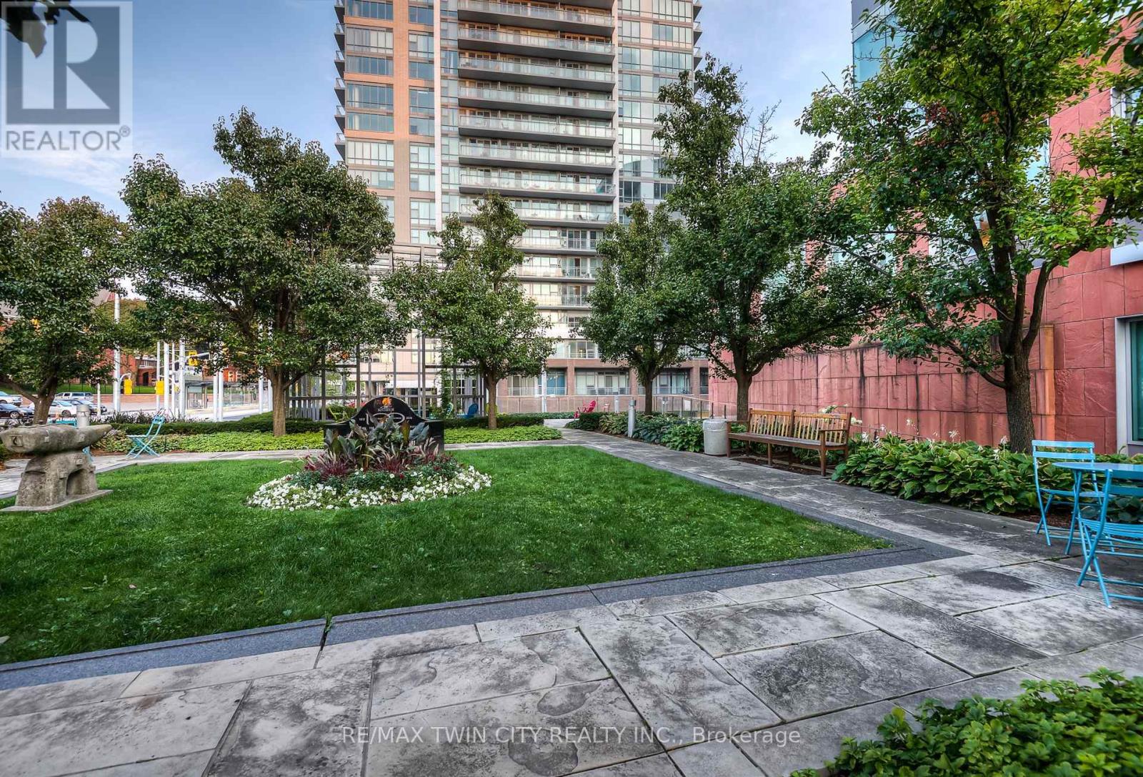 112 - 85 Duke Street, Kitchener, Ontario  N2H 0B7 - Photo 26 - X12656290