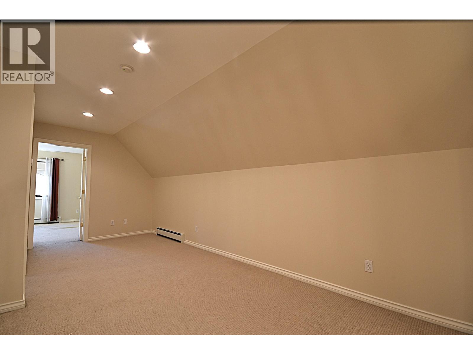 610 Robinson Street, Coquitlam, British Columbia  V3J 4E3 - Photo 16 - R3075266