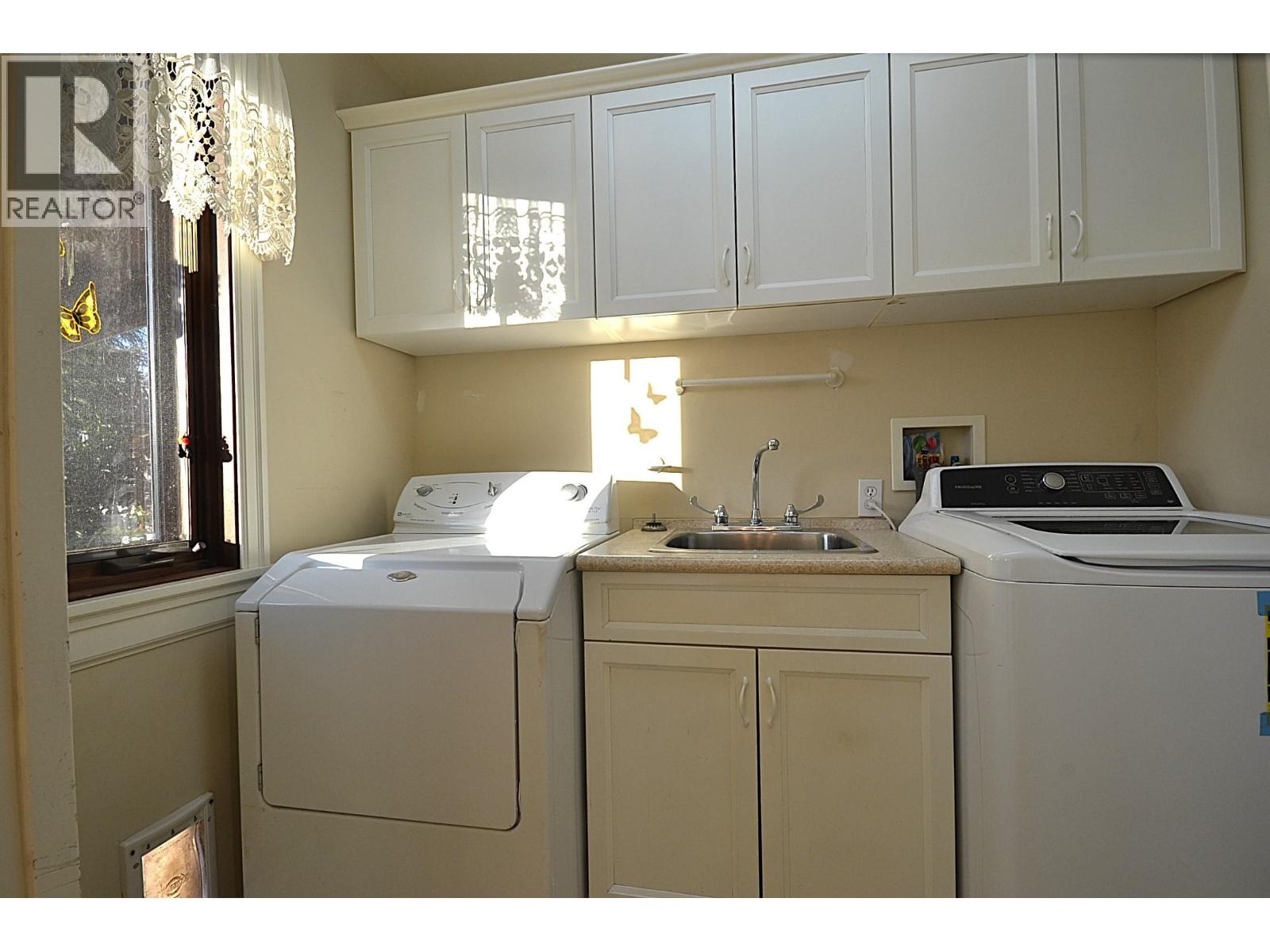 610 Robinson Street, Coquitlam, British Columbia  V3J 4E3 - Photo 8 - R3075266