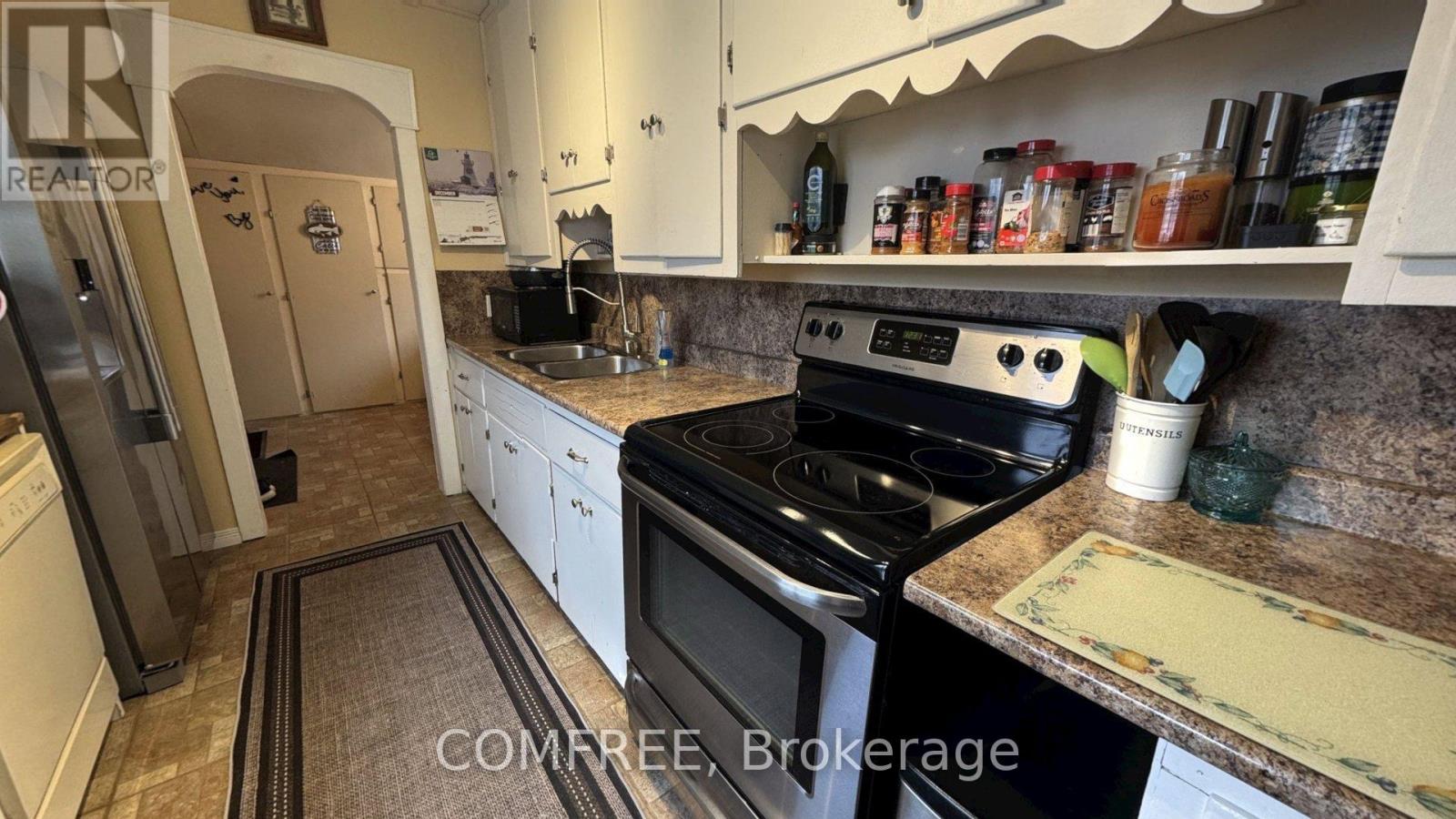 22 Bond Avenue, Chatham-Kent, Ontario  N0P 2L0 - Photo 11 - X12656838