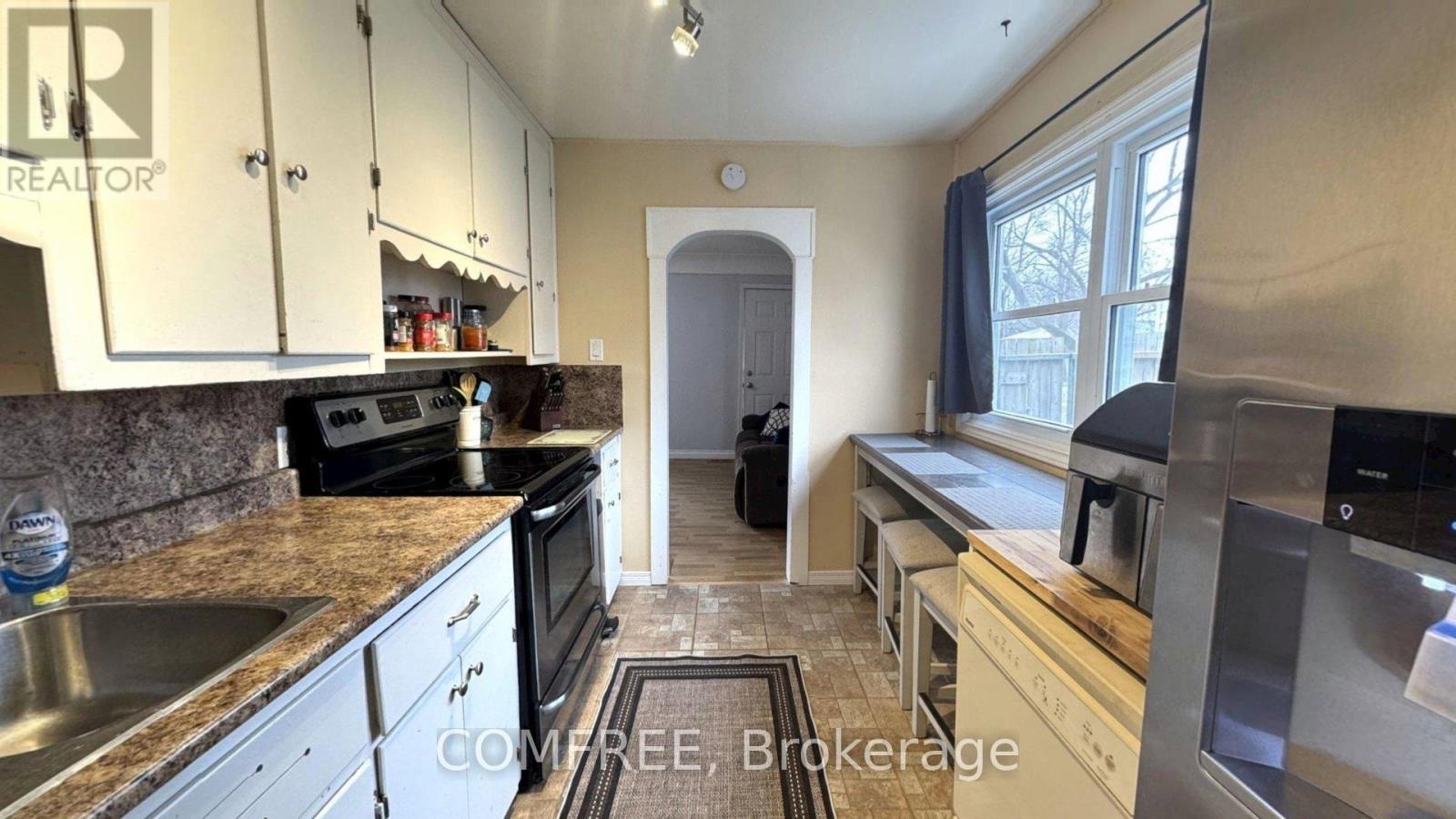 22 Bond Avenue, Chatham-Kent, Ontario  N0P 2L0 - Photo 12 - X12656838