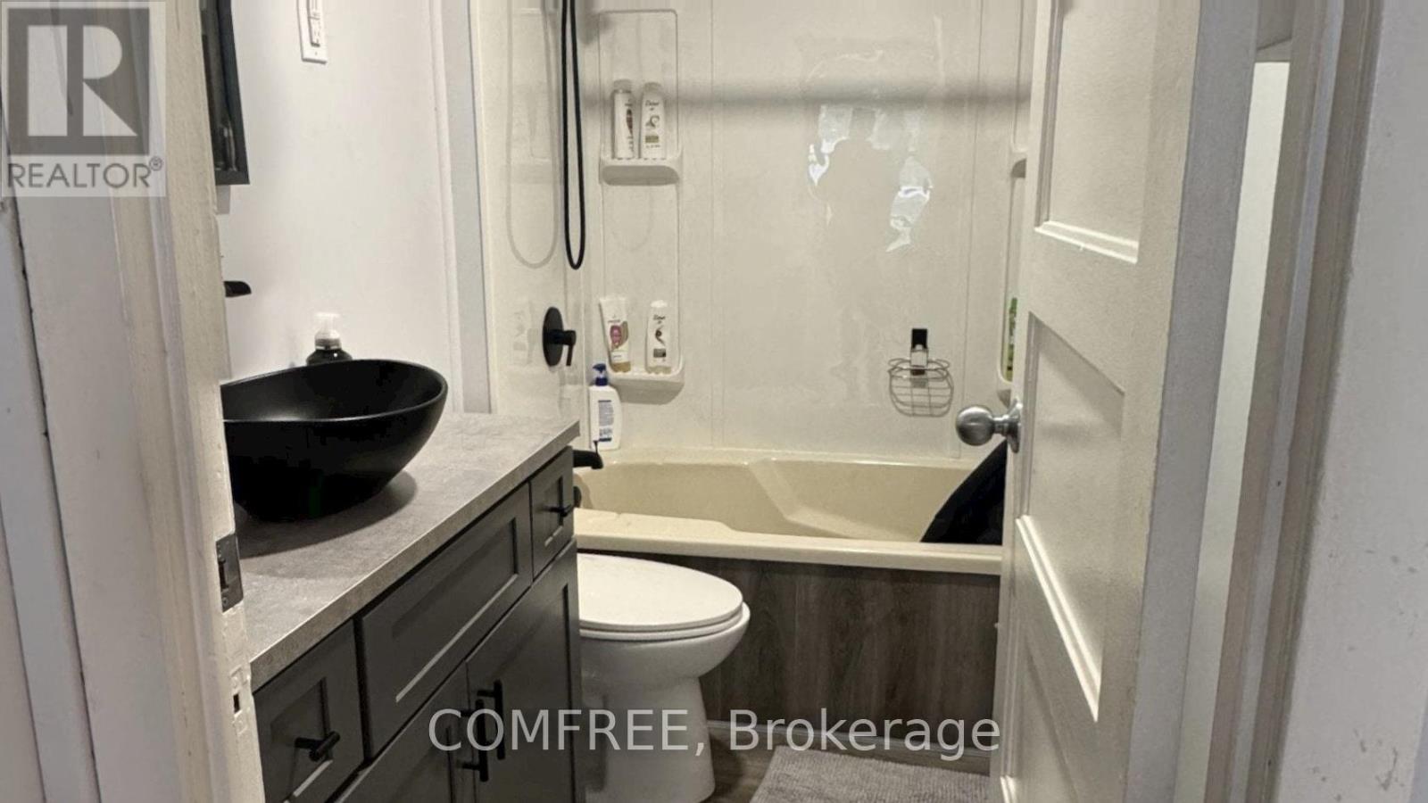 22 Bond Avenue, Chatham-Kent, Ontario  N0P 2L0 - Photo 18 - X12656838