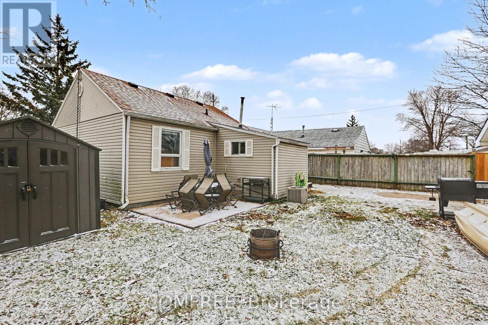 22 Bond Avenue, Chatham-Kent, Ontario  N0P 2L0 - Photo 2 - X12656838