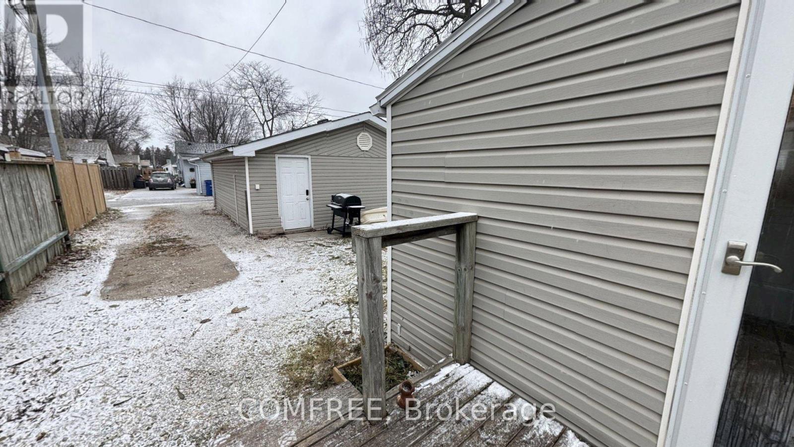 22 Bond Avenue, Chatham-Kent, Ontario  N0P 2L0 - Photo 23 - X12656838