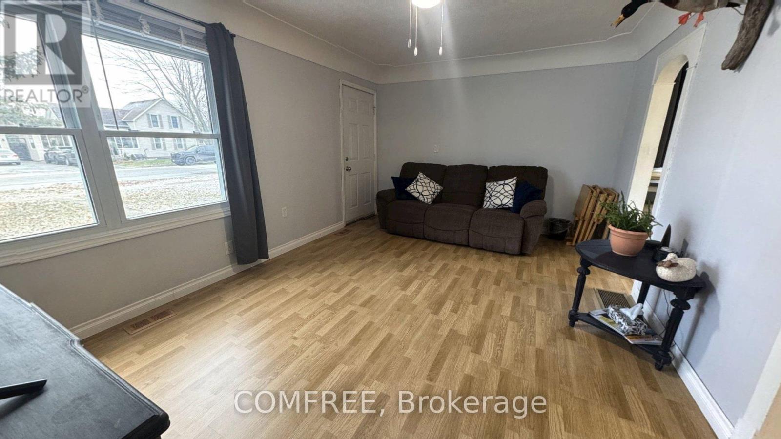 22 Bond Avenue, Chatham-Kent, Ontario  N0P 2L0 - Photo 5 - X12656838