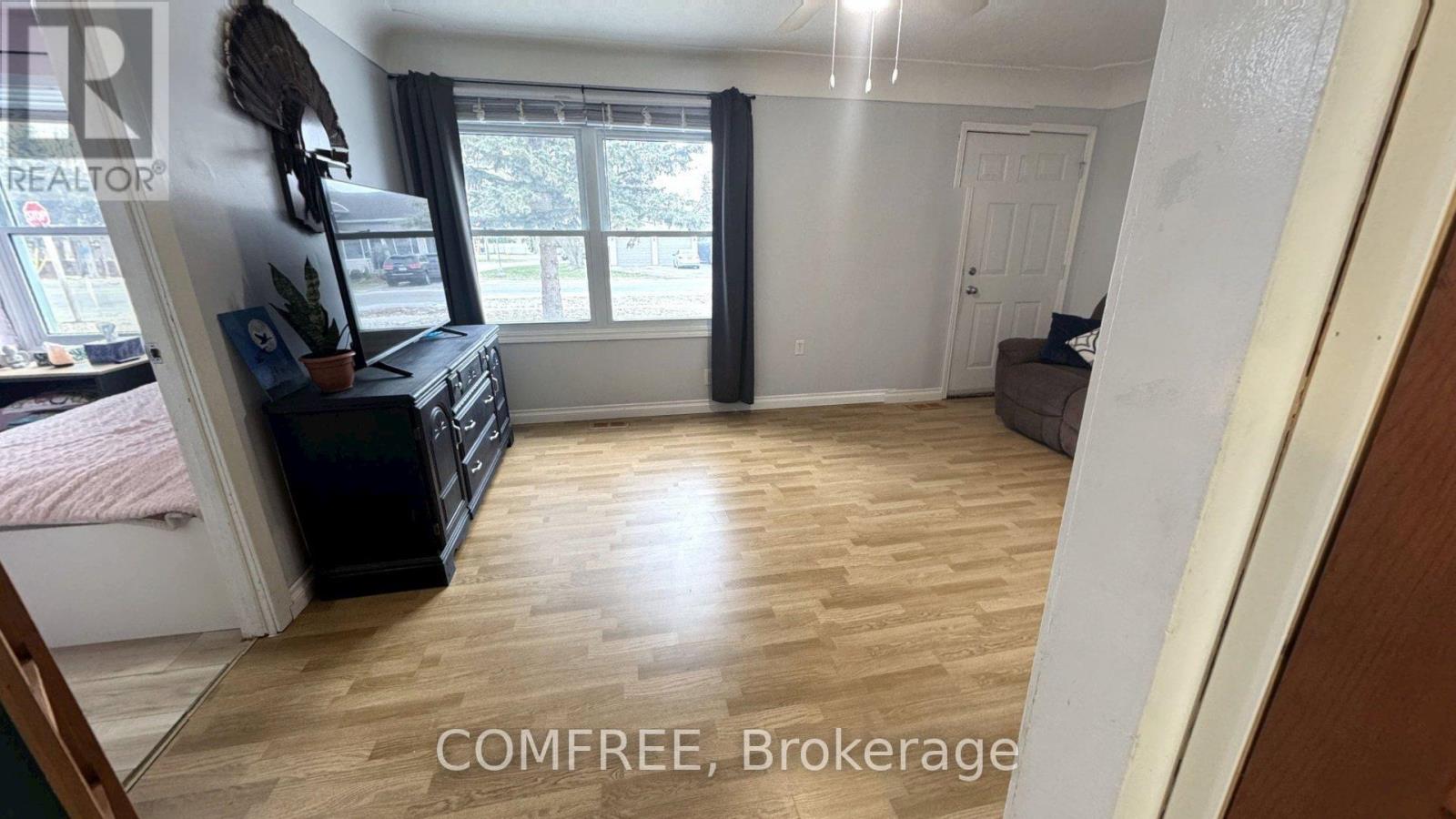 22 Bond Avenue, Chatham-Kent, Ontario  N0P 2L0 - Photo 8 - X12656838