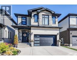 928 CHAPEL HILL Court, Kitchener, Ontario