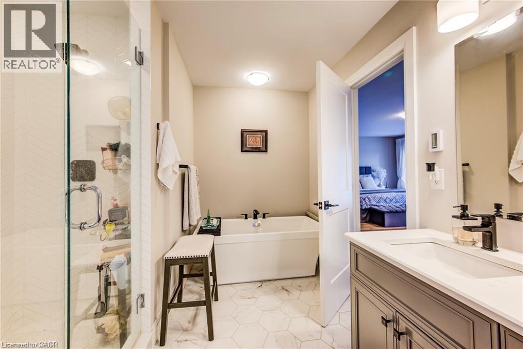 928 Chapel Hill Court, Kitchener, Ontario  N2R 0P4 - Photo 48 - 40793065