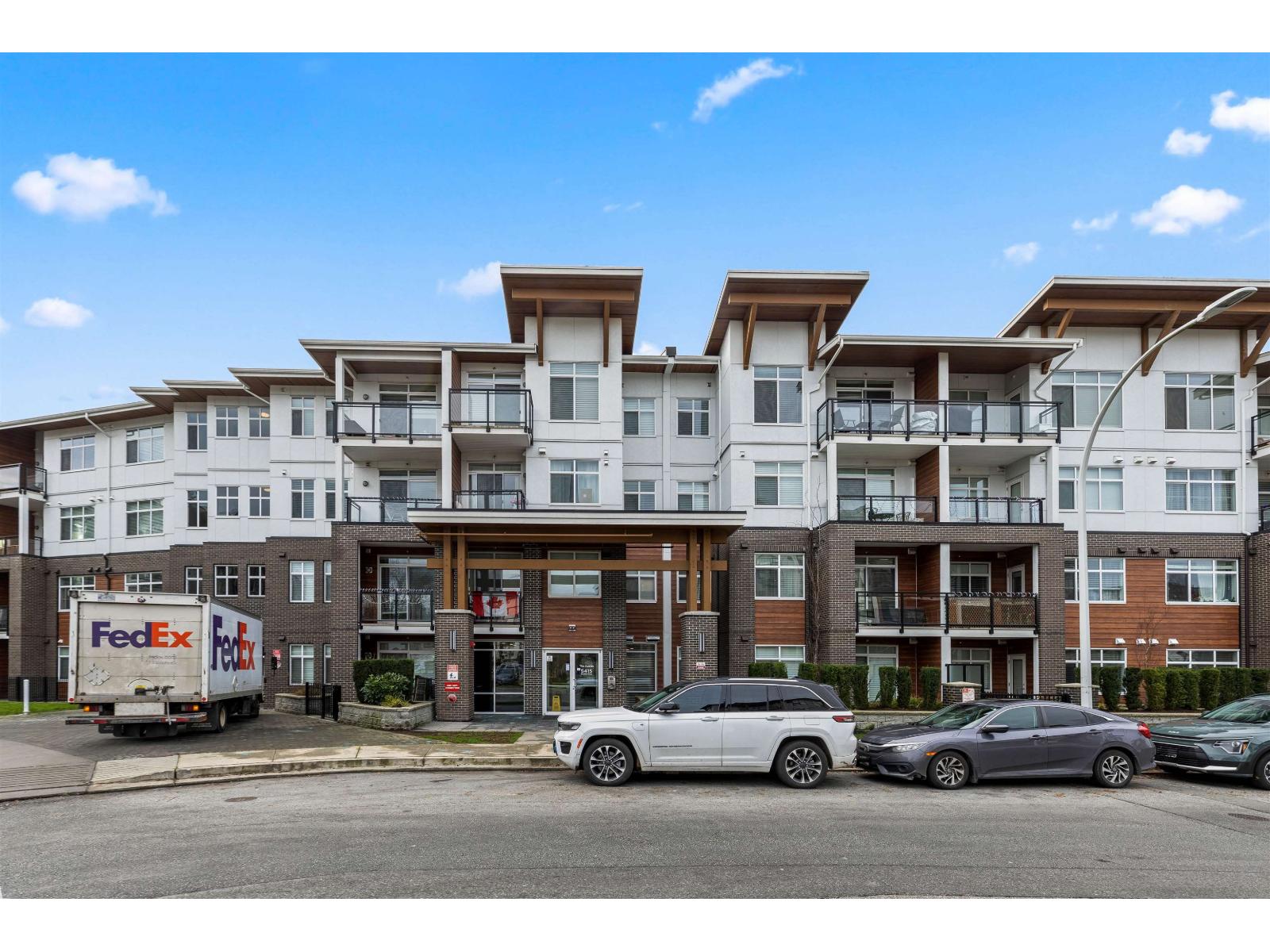 227 5415 BRYDON CRESCENT, Langley, British Columbia