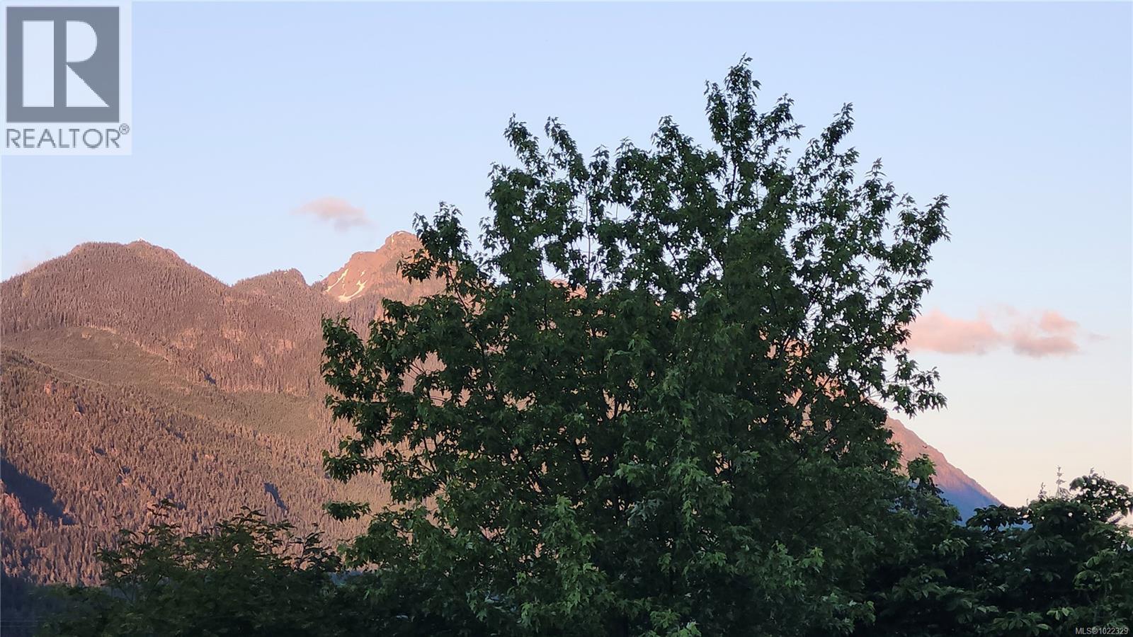 261 Ambleside Dr, Sayward, British Columbia  V0P 1R0 - Photo 2 - 1022329