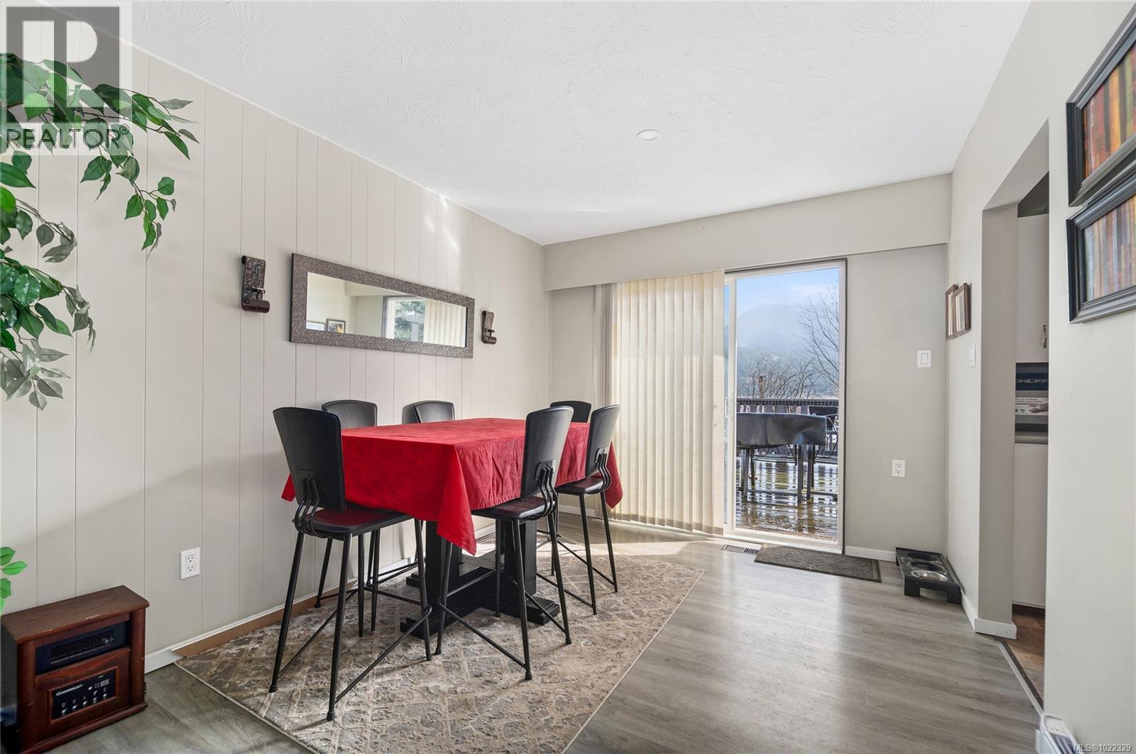 261 Ambleside Dr, Sayward, British Columbia  V0P 1R0 - Photo 5 - 1022329