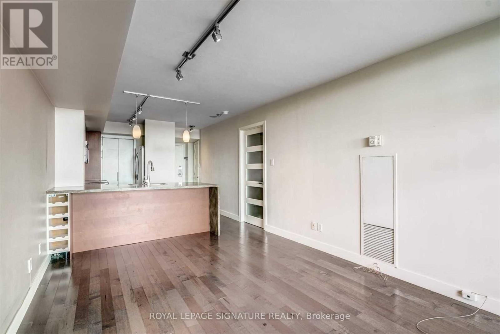 1211 - 650 Queens Quay W, Toronto, Ontario  M5V 3N2 - Photo 13 - C12656798