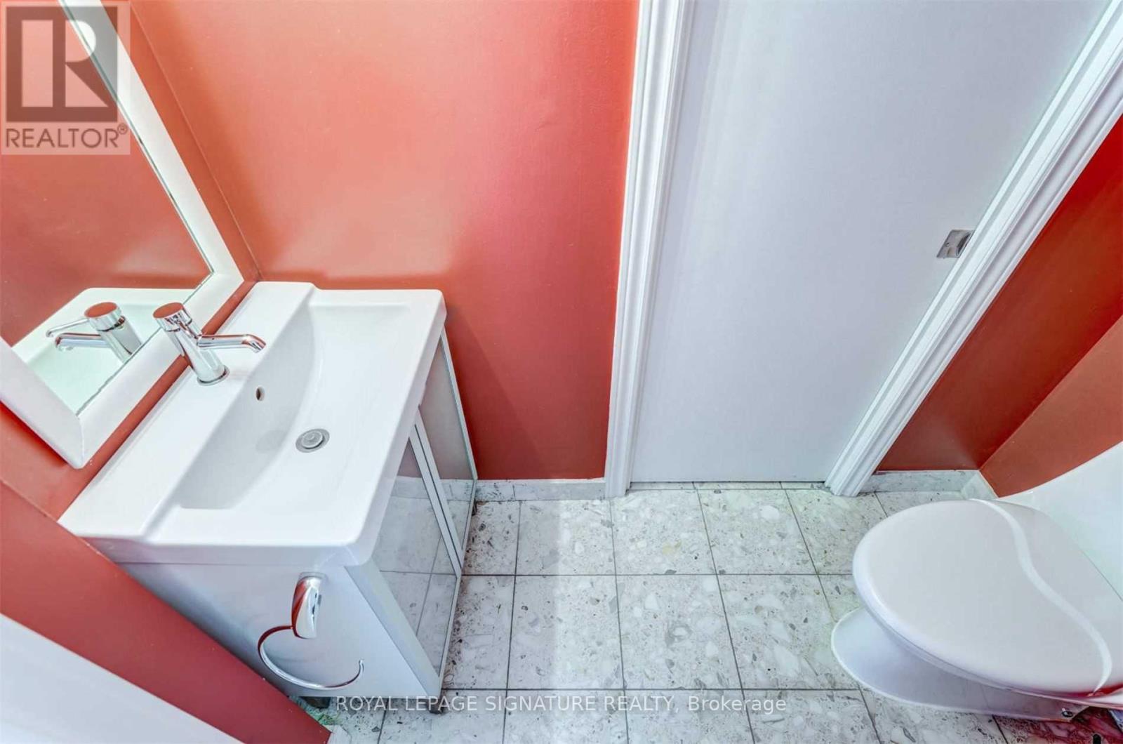 1211 - 650 Queens Quay W, Toronto, Ontario  M5V 3N2 - Photo 17 - C12656798