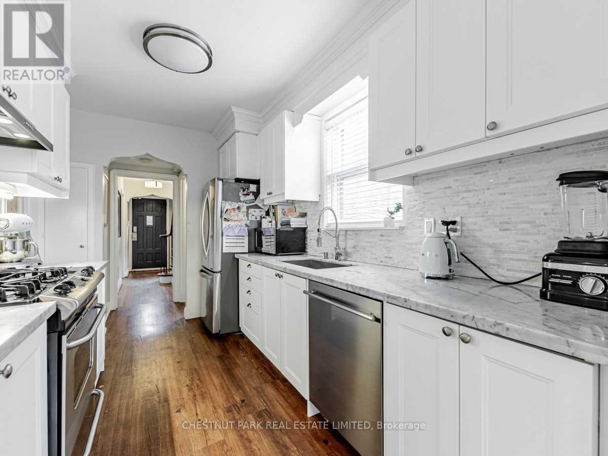 29 Glenvale Boulevard, Toronto, Ontario  M4G 2V3 - Photo 11 - C12656980