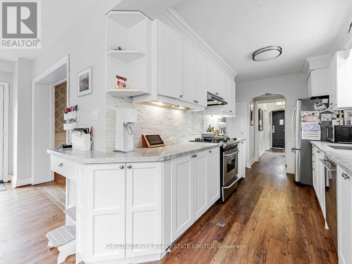 29 Glenvale Boulevard, Toronto, Ontario  M4G 2V3 - Photo 12 - C12656980