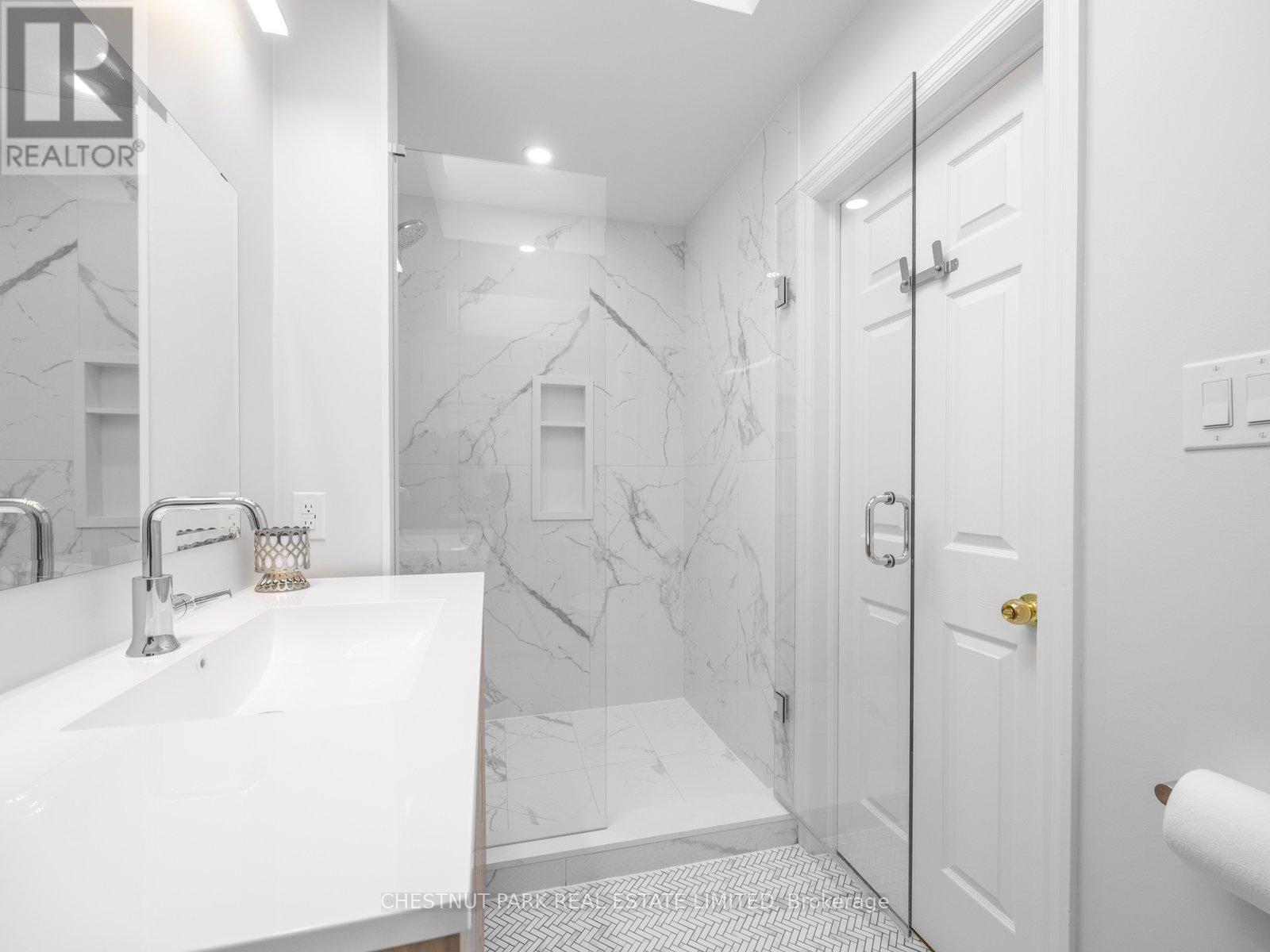 29 Glenvale Boulevard, Toronto, Ontario  M4G 2V3 - Photo 22 - C12656980