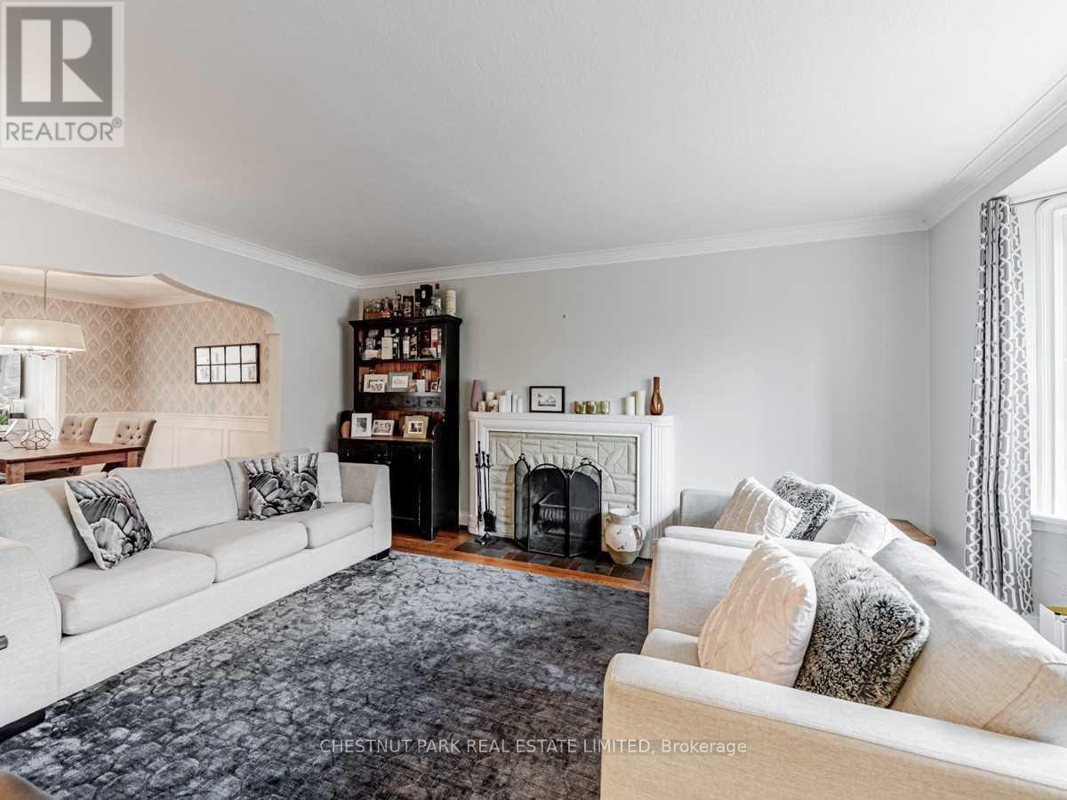 29 Glenvale Boulevard, Toronto, Ontario  M4G 2V3 - Photo 6 - C12656980