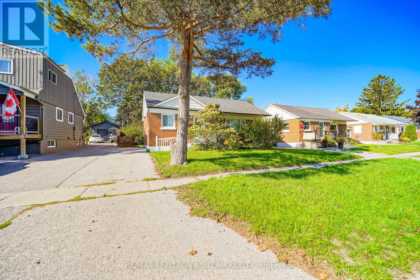 82 Admiral Road, Ajax, Ontario  L1S 2N9 - Photo 2 - E12656972