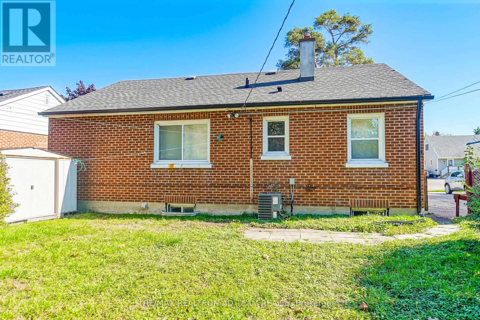 82 Admiral Road, Ajax, Ontario  L1S 2N9 - Photo 6 - E12656972