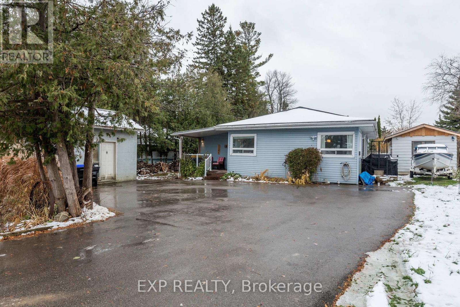 1104 Ferrier Avenue, Innisfil (Lefroy), Ontario  L0L 1W0 - Photo 2 - N12656982