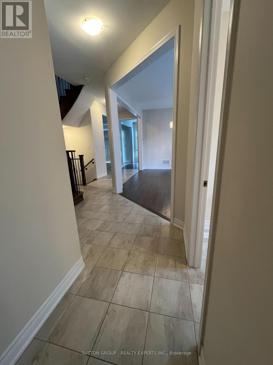 89 Morningside Drive, Halton Hills, Ontario  L7G 0H6 - Photo 3 - W12656824