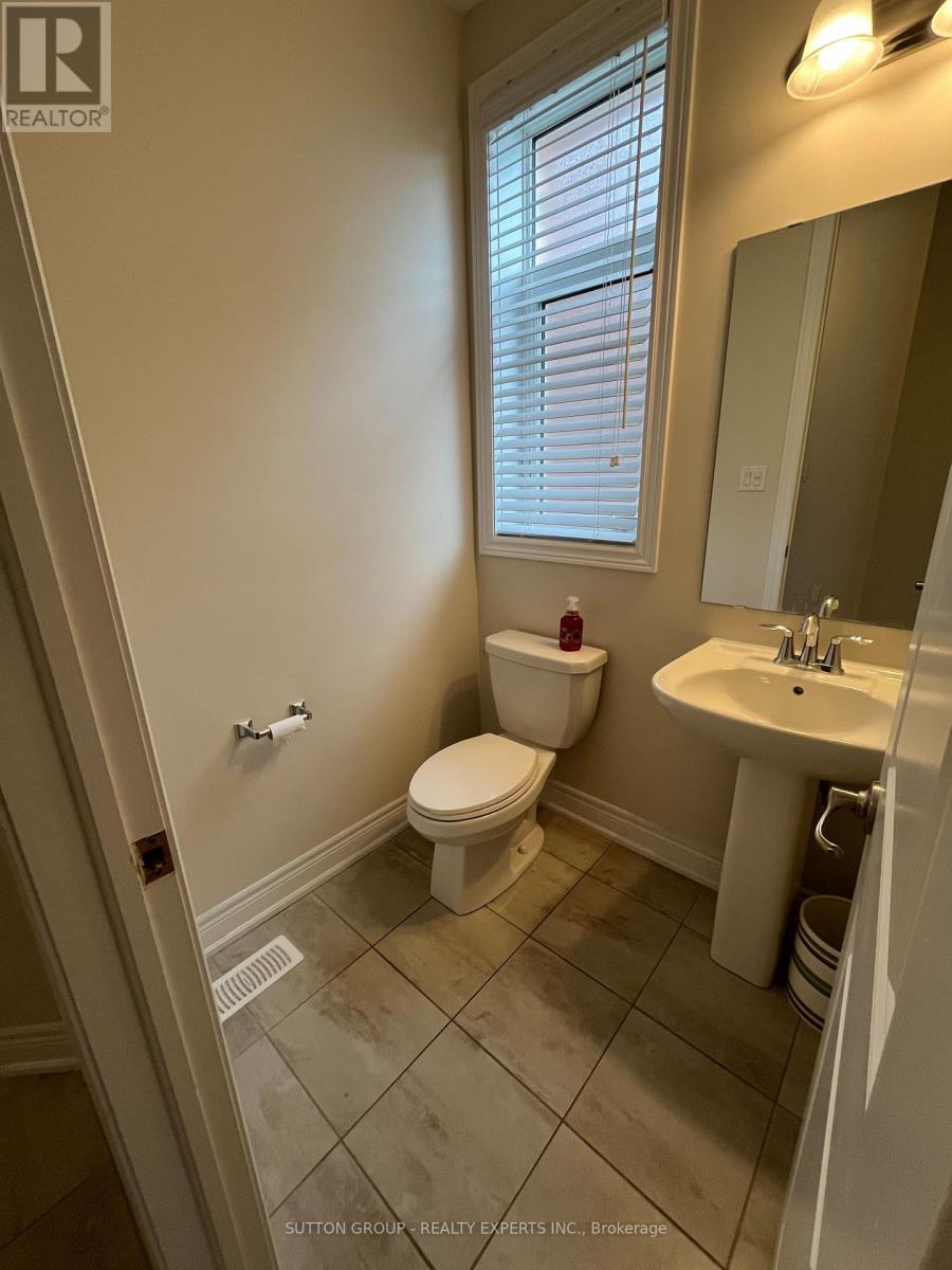 89 Morningside Drive, Halton Hills, Ontario  L7G 0H6 - Photo 4 - W12656824