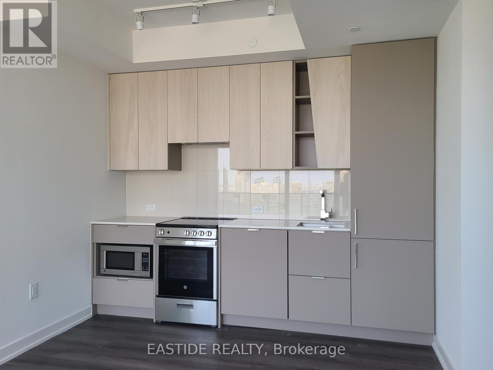 1604 - 3883 Quartz Road, Mississauga, Ontario  L5B 0M3 - Photo 7 - W12656830