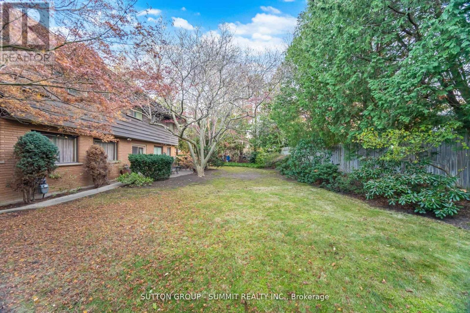 2264 Courrier Lane, Mississauga, Ontario  L5C 1V2 - Photo 16 - W12656840