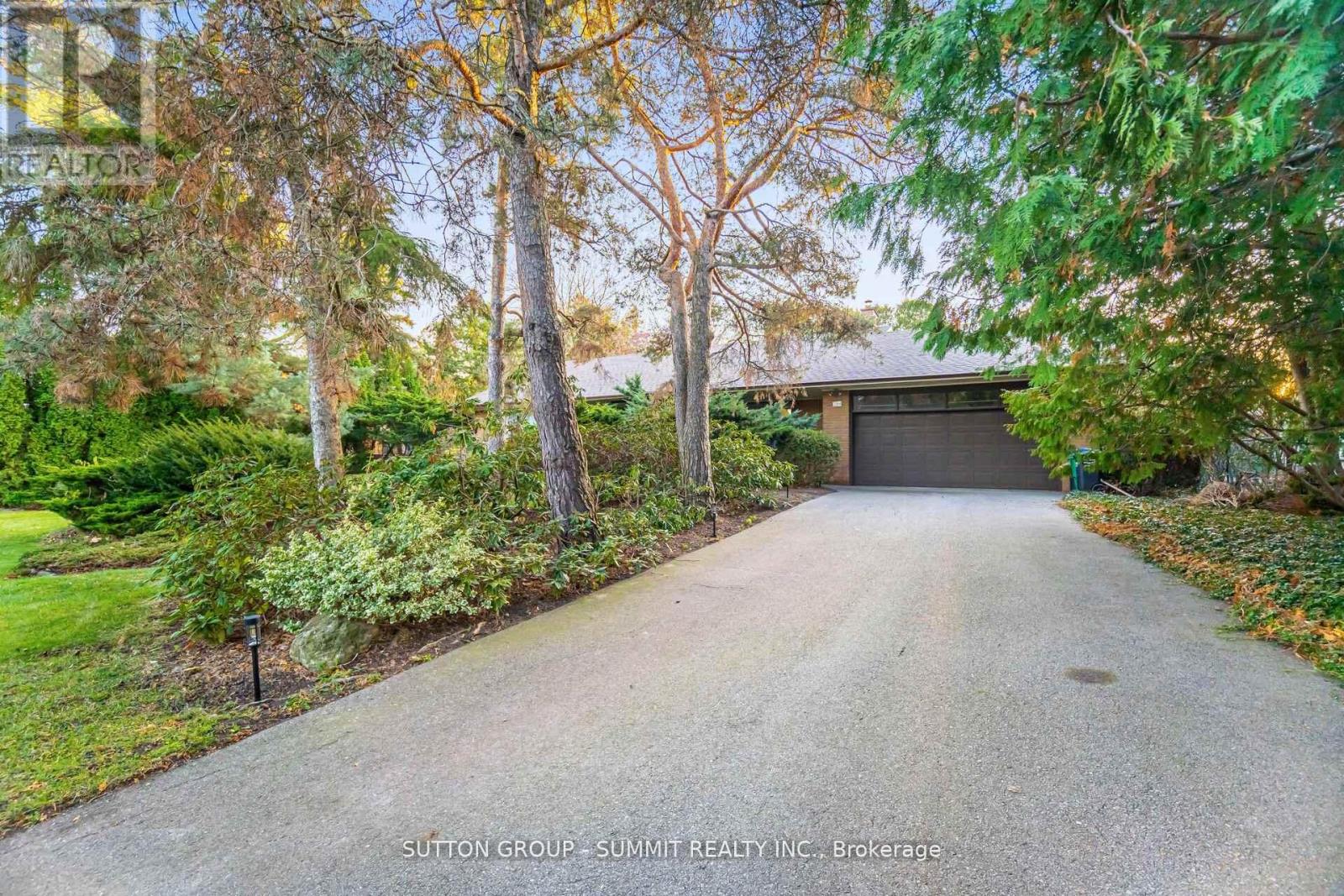 2264 Courrier Lane, Mississauga, Ontario  L5C 1V2 - Photo 5 - W12656840