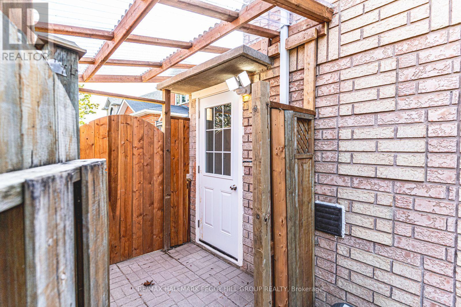 Lower - 1 Shady Glen Crescent, Caledon, Ontario  L7E 2K4 - Photo 2 - W12656844