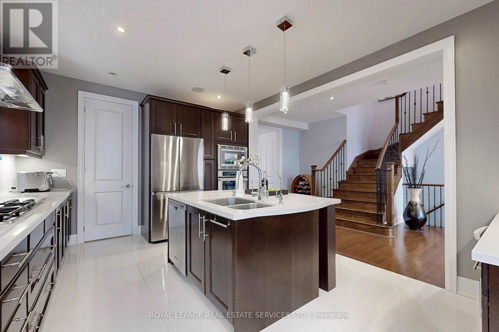 149 Coastline Drive, Brampton, Ontario  L6Y 0S3 - Photo 23 - W12656852