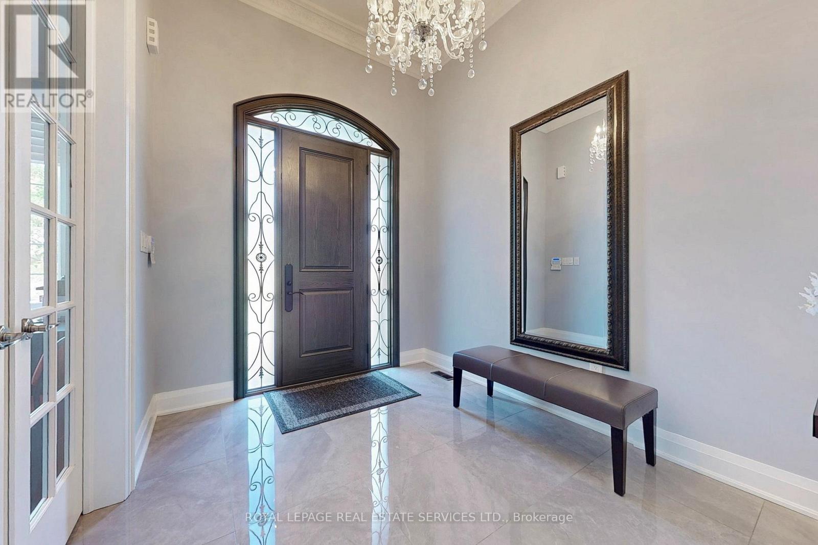 149 Coastline Drive, Brampton, Ontario  L6Y 0S3 - Photo 5 - W12656852