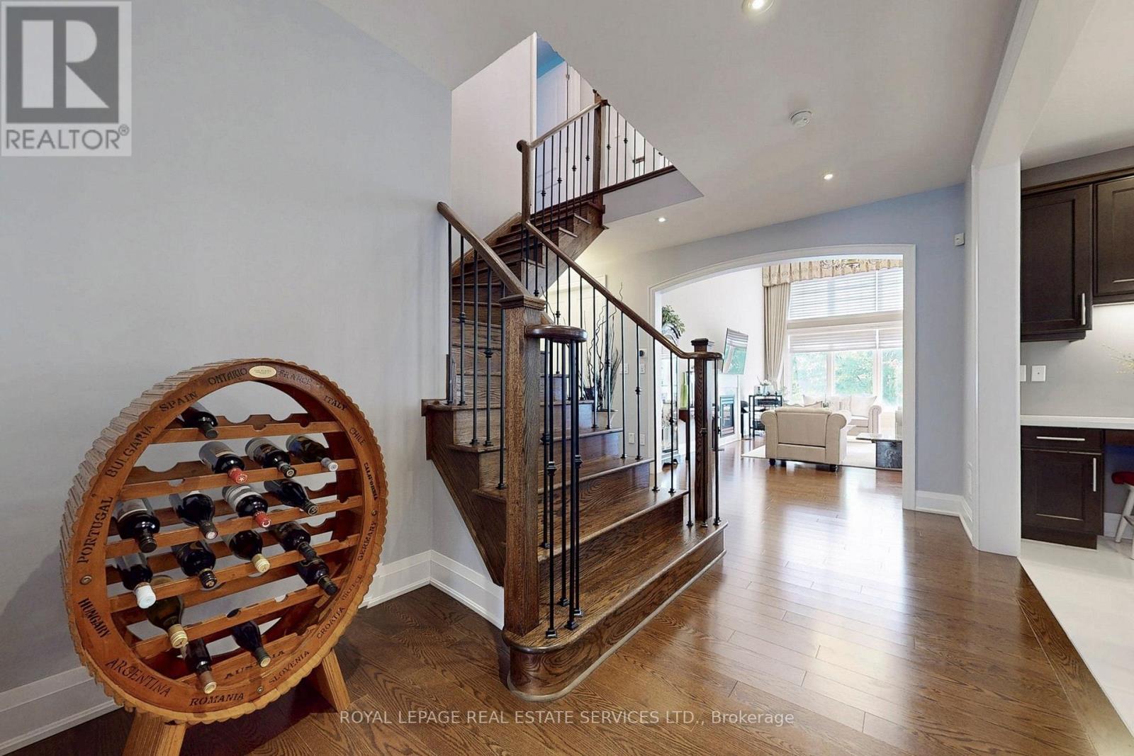 149 Coastline Drive, Brampton, Ontario  L6Y 0S3 - Photo 7 - W12656852