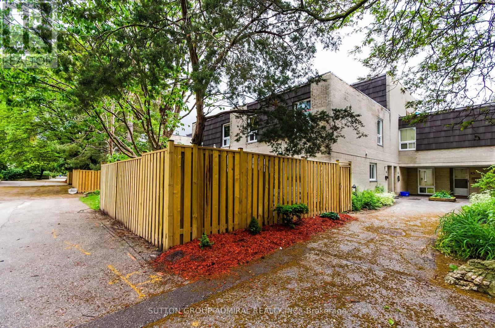 14 - 23 FOUR WINDS DRIVE, Toronto, Ontario