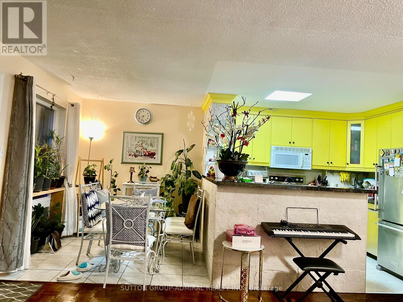 14 - 23 Four Winds Drive, Toronto, Ontario  M3J 1K7 - Photo 4 - W12656862