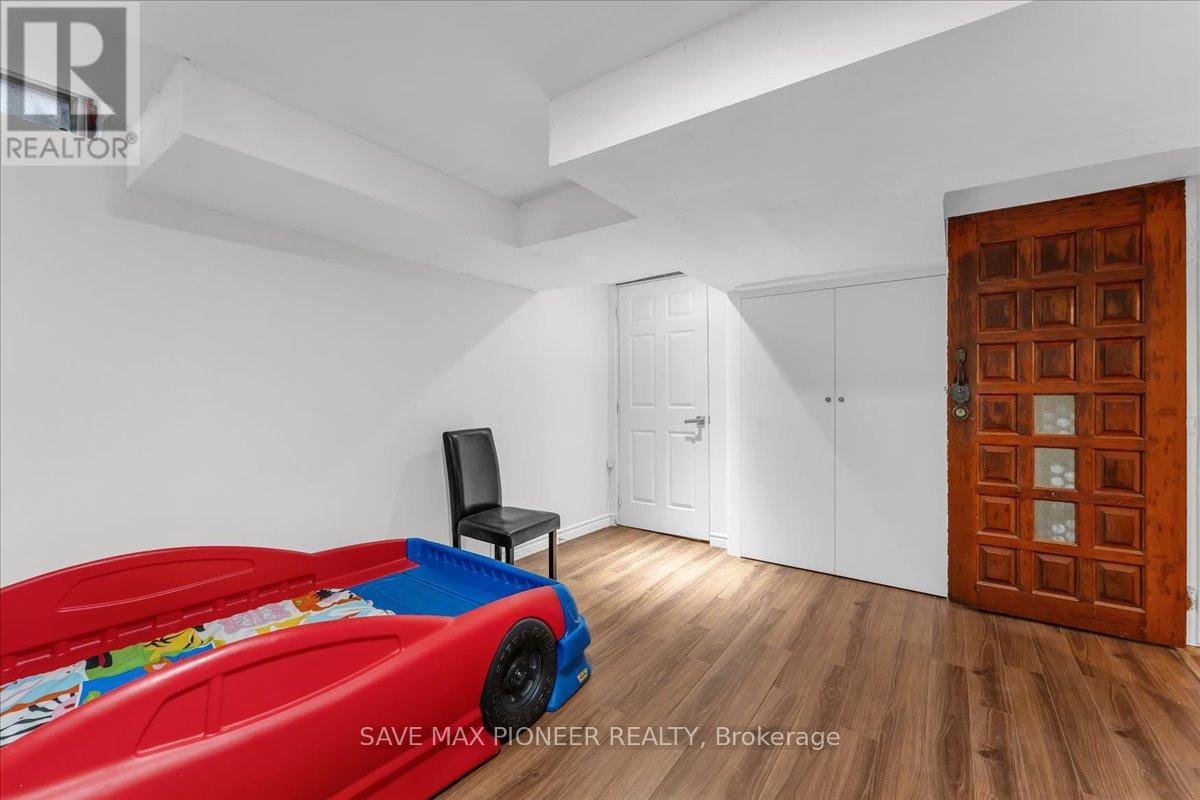 11 Great Oak Court, Brampton, Ontario  L6S 2J9 - Photo 38 - W12656894