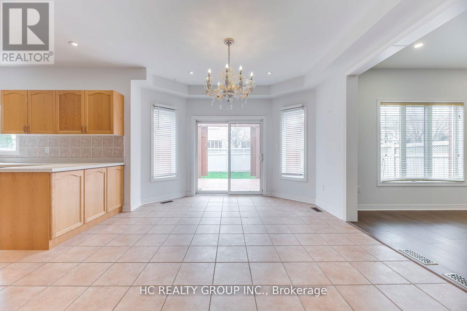 2591 North Ridge Trail, Oakville, Ontario  L6H 7L5 - Photo 10 - W12656986