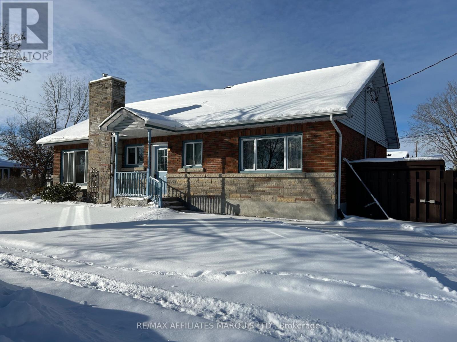 622 Guy Street, Cornwall, Ontario  K6H 4W1 - Photo 2 - X12525376