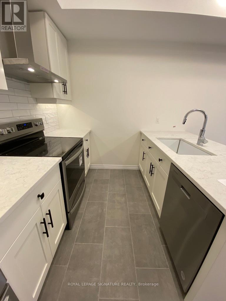 26 Lomond Lane, Kitchener, Ontario  N2R 0T6 - Photo 3 - X12656884