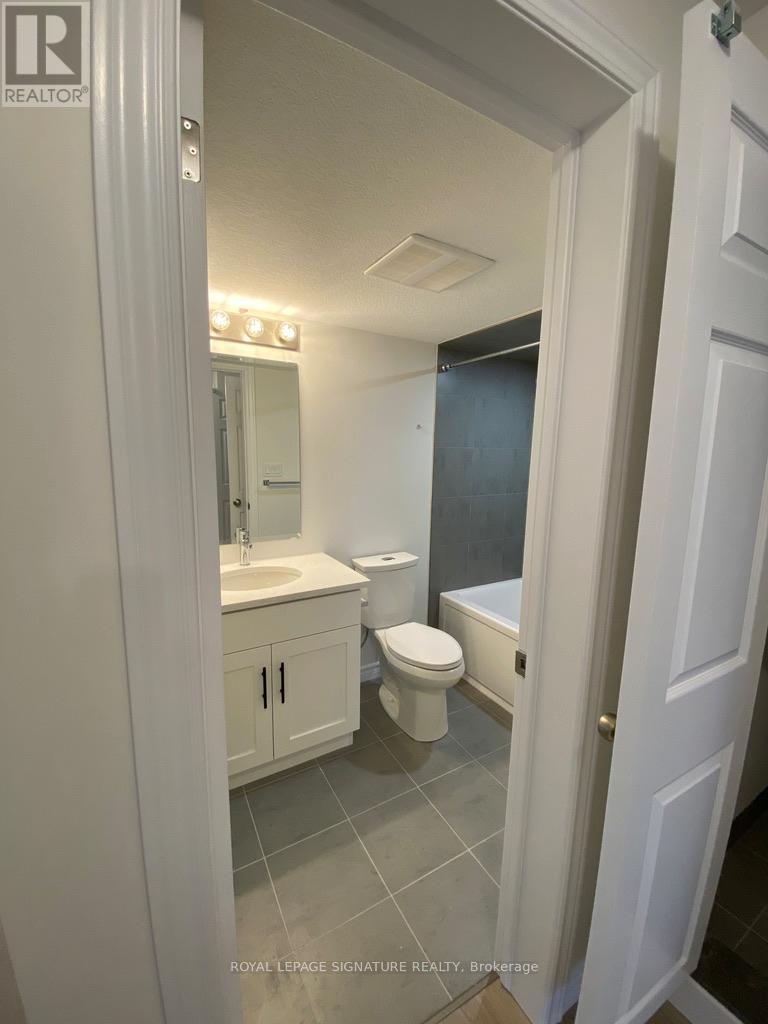 26 Lomond Lane, Kitchener, Ontario  N2R 0T6 - Photo 5 - X12656884