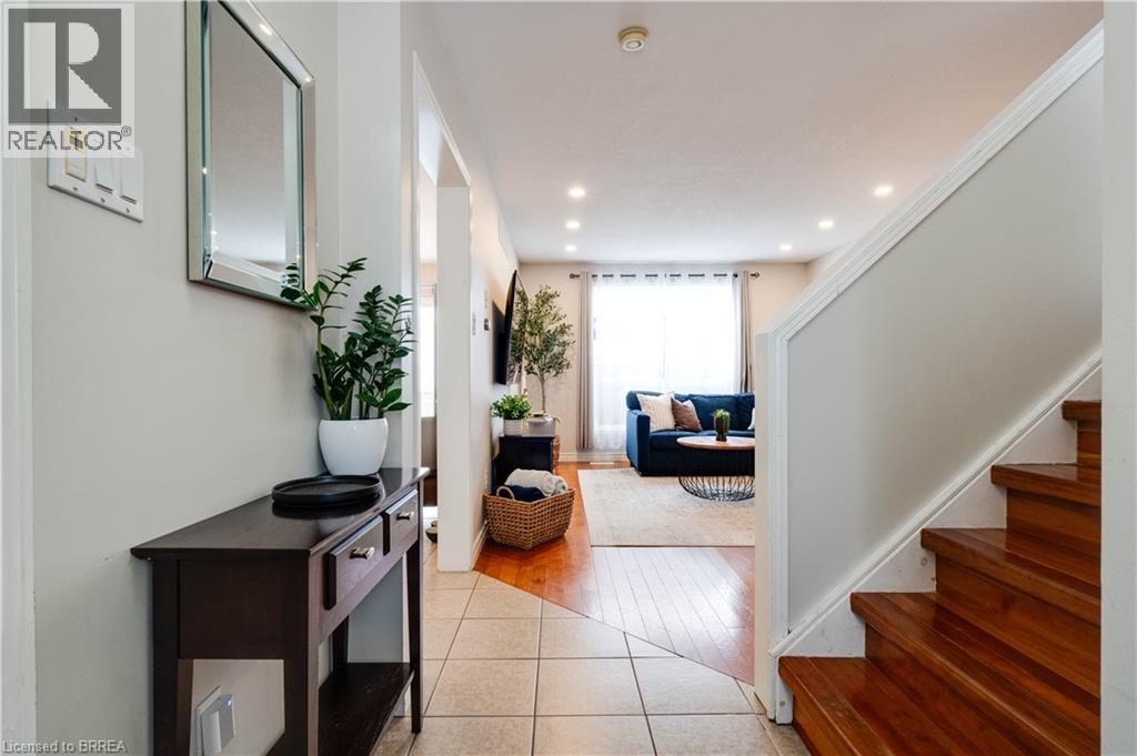 564 Grange Road, Guelph, Ontario  N1E 7C9 - Photo 3 - 40794919