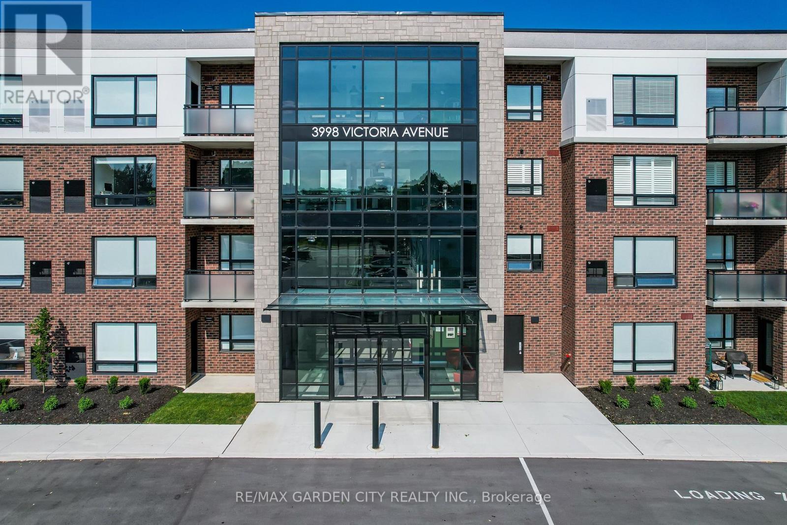 412 - 3998 Victoria Avenue, Lincoln, Ontario  L0R 2C0 - Photo 1 - X12656996