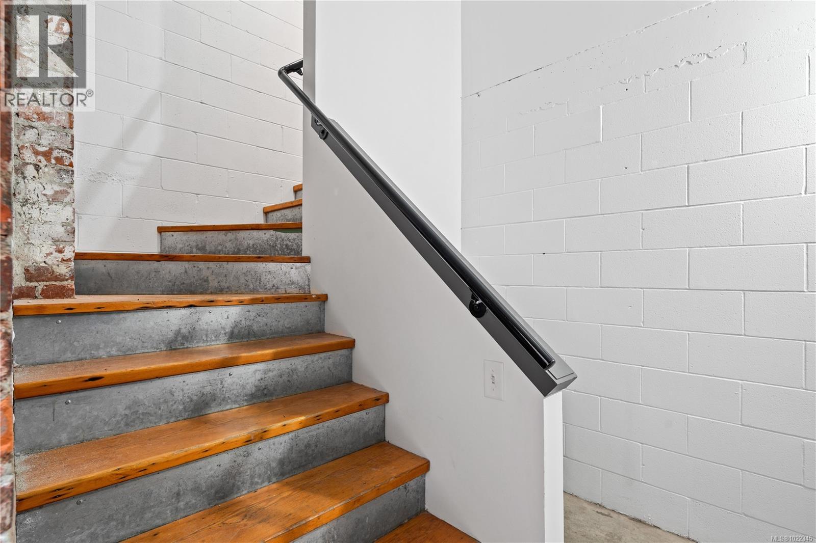 204 588 Pandora Ave, Victoria, British Columbia  V8W 1N7 - Photo 10 - 1022345