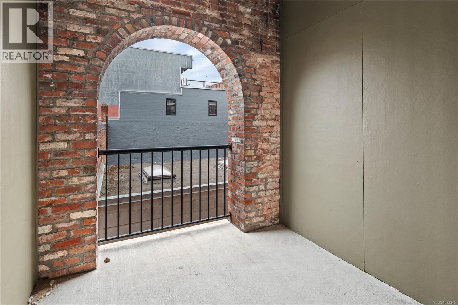 204 588 Pandora Ave, Victoria, British Columbia  V8W 1N7 - Photo 14 - 1022345