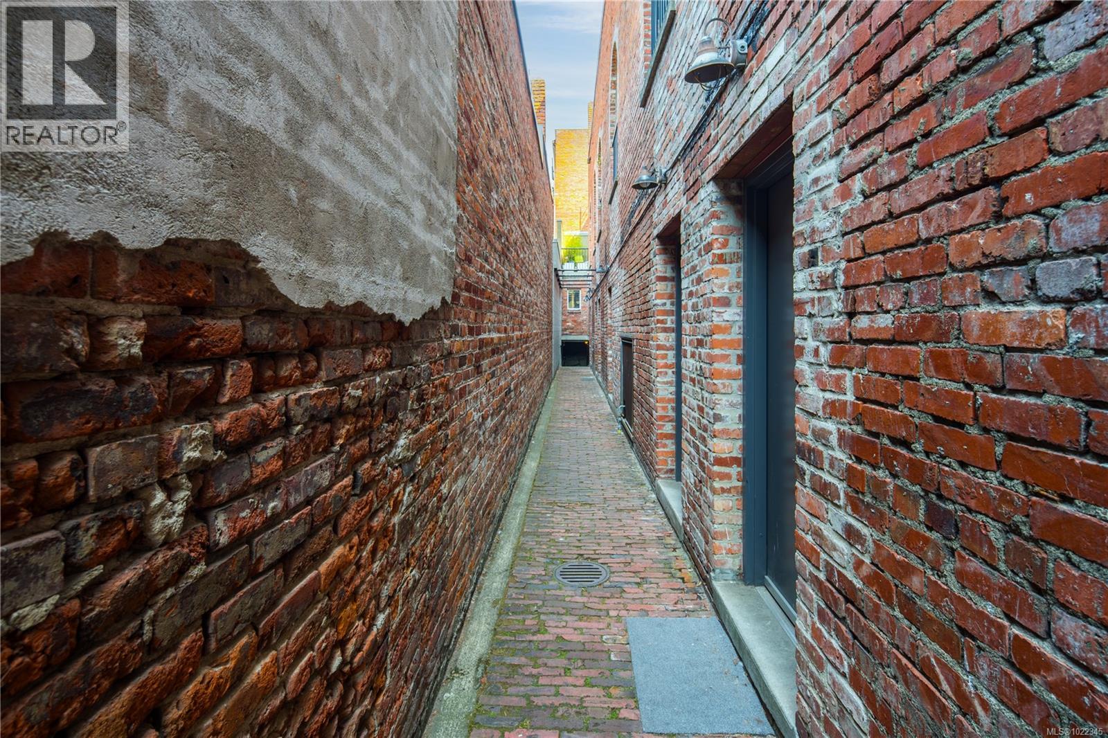 204 588 Pandora Ave, Victoria, British Columbia  V8W 1N7 - Photo 5 - 1022345