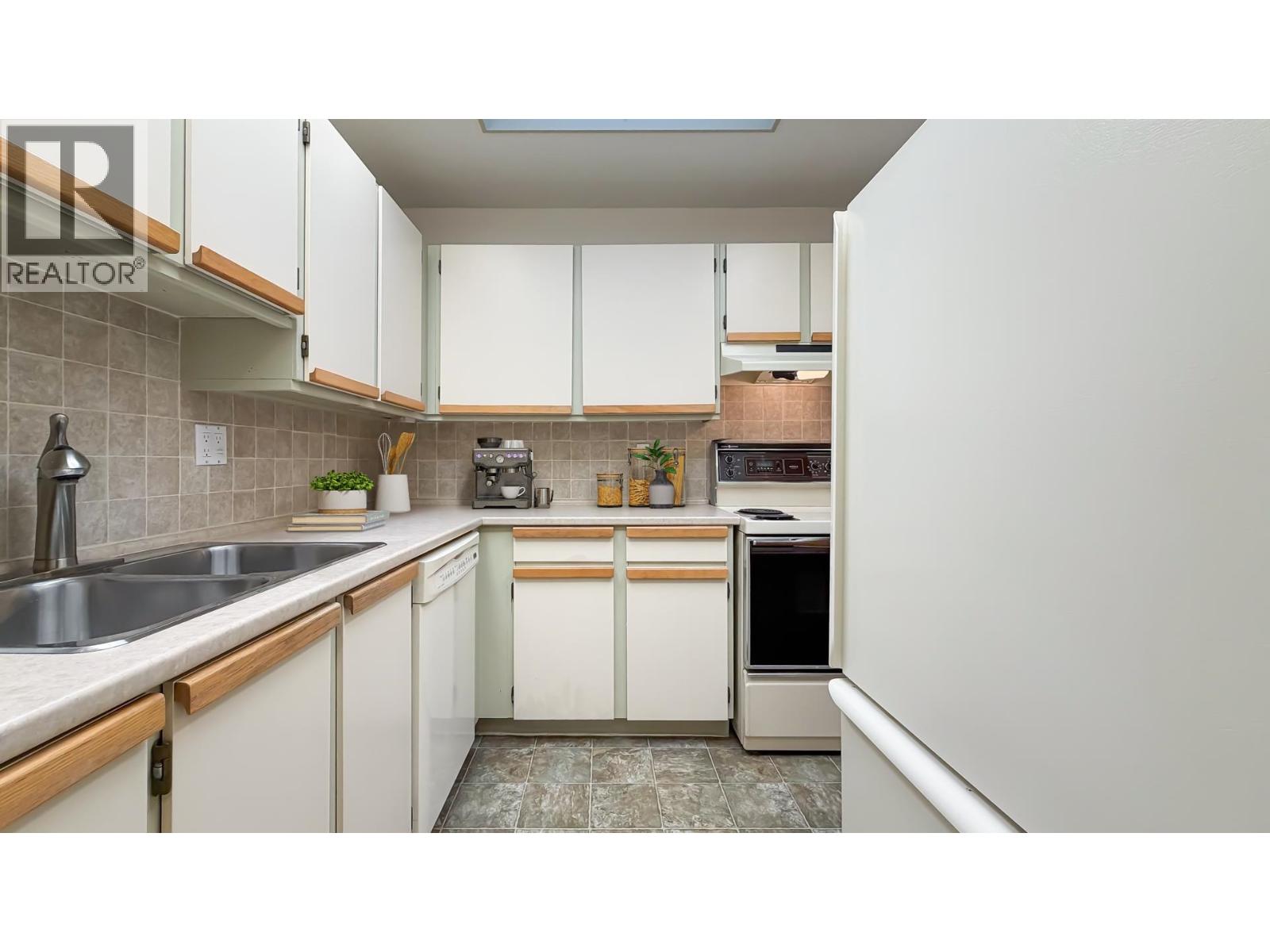 304 7300 Moffatt Road, Richmond, British Columbia V6Y 1X8 - Photo 6 - R3075355