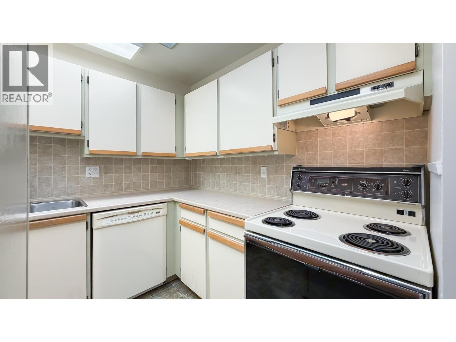 304 7300 Moffatt Road, Richmond, British Columbia V6Y 1X8 - Photo 9 - R3075355