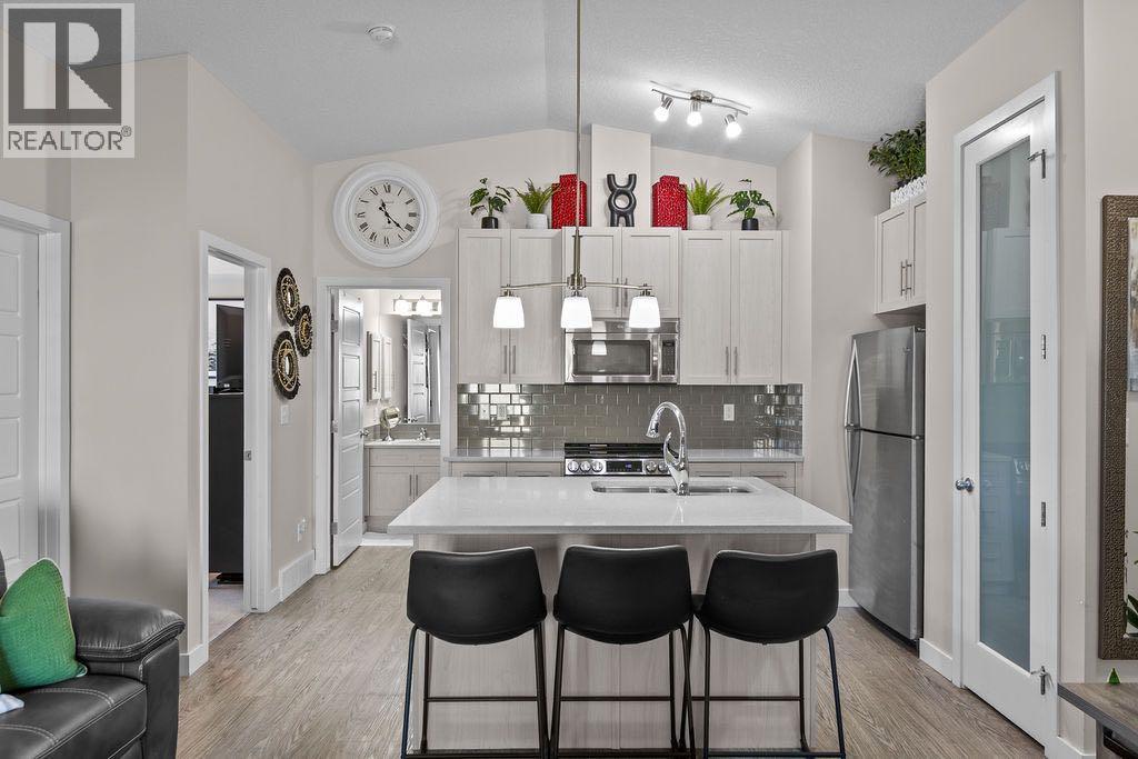 1426, 2461 Baysprings Link Sw, Airdrie, Alberta  T4B 4C6 - Photo 10 - A2264048