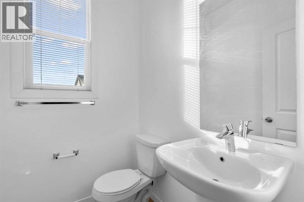 114 New Brighton Landing Se, Calgary, Alberta  T2Z 1C1 - Photo 11 - A2270829